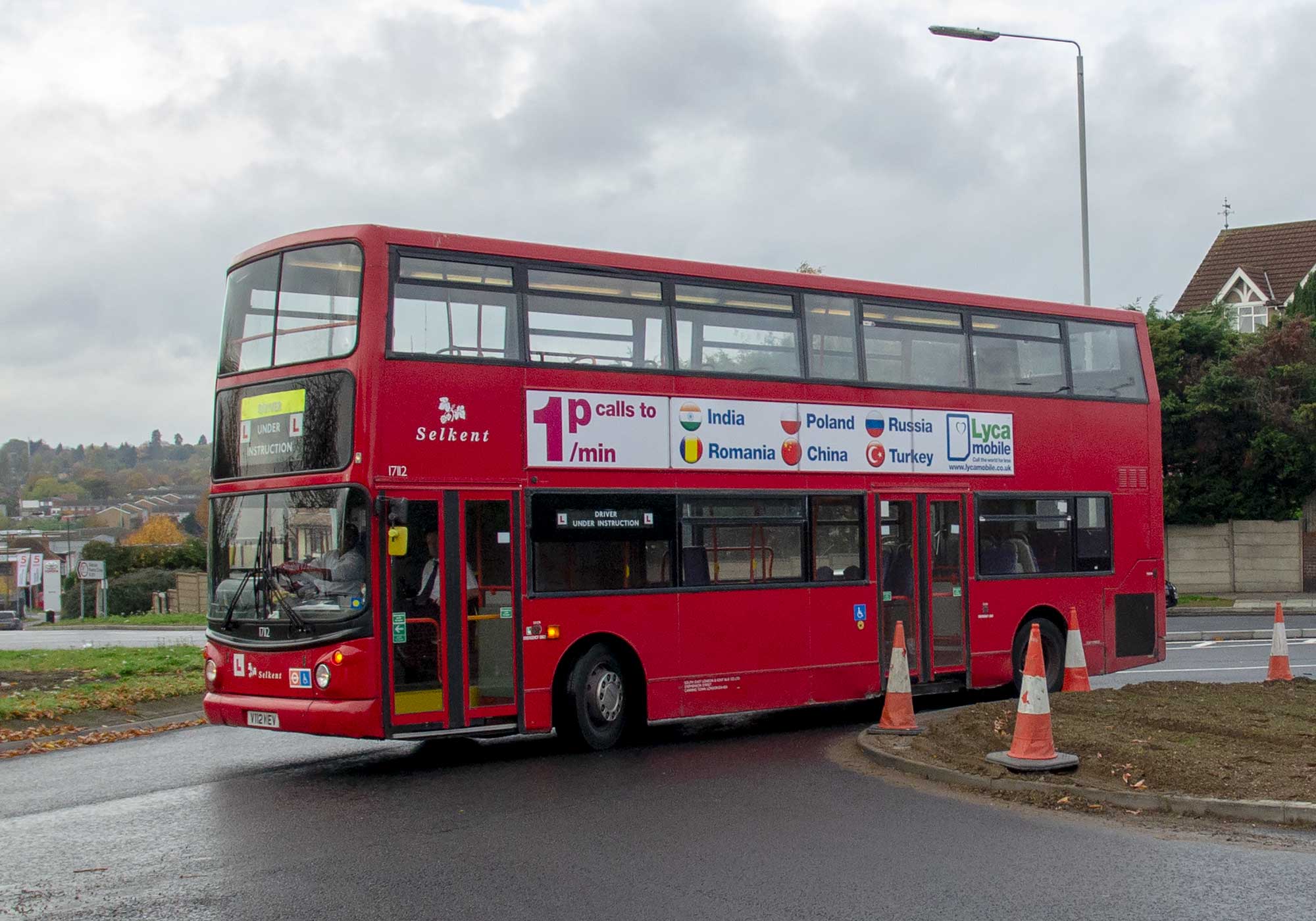 Bus attempts to get around Ruxley roundabout