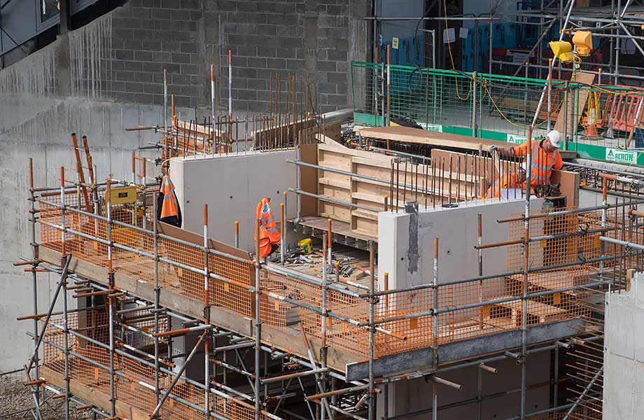 Photographed on 3rd April 2017 @ 13:15
This is picture number 3 of 99 Crossrail