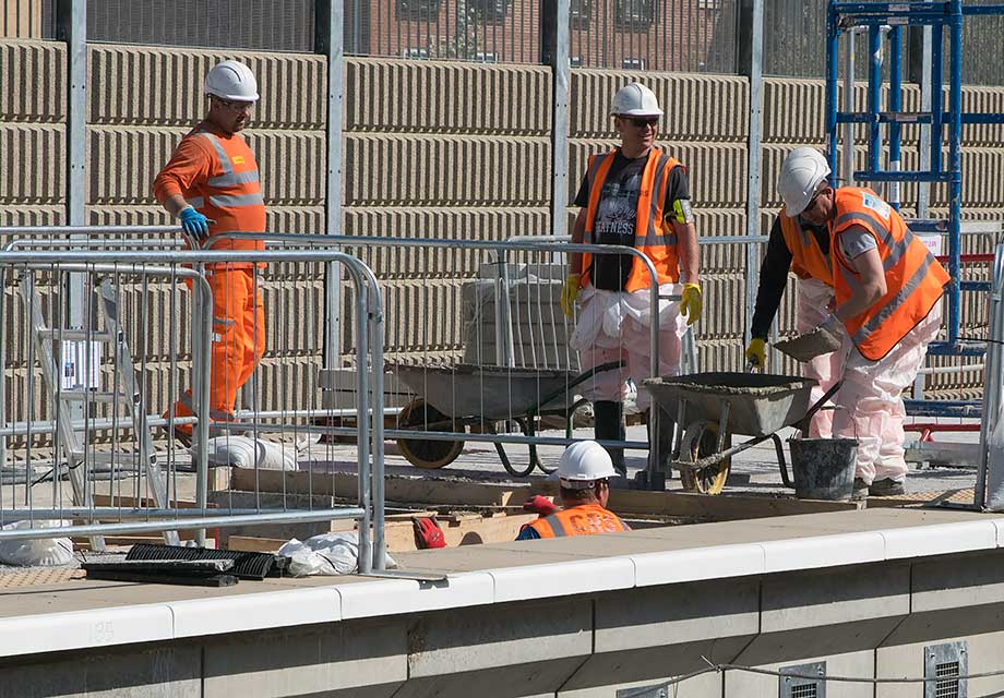 Photographed on 6th April 2017 @ 11:34
This is picture number 9 of 99 Crossrail