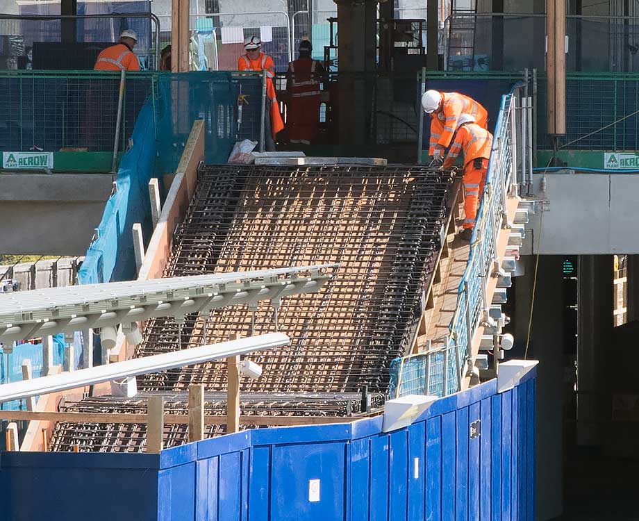 Photographed on 6th April 2017 @ 11:36
This is picture number 10 of 99 Crossrail