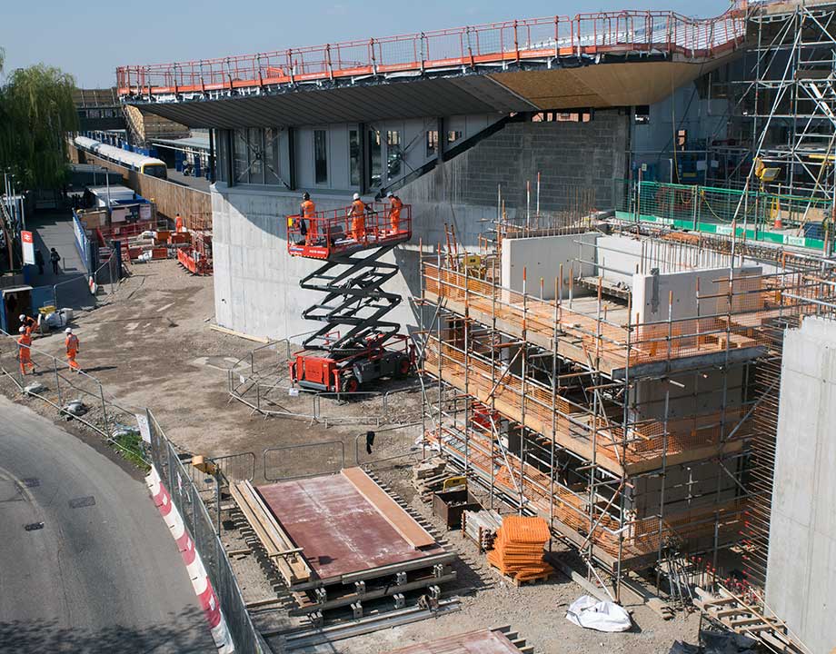 Photographed on 7th April 2017 @ 13:19
This is picture number 14 of 99 Crossrail