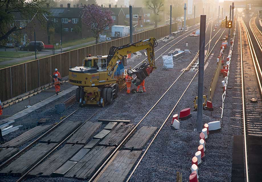 Photographed on 8th April 2017 @ 07:04
This is picture number 15 of 99 Crossrail