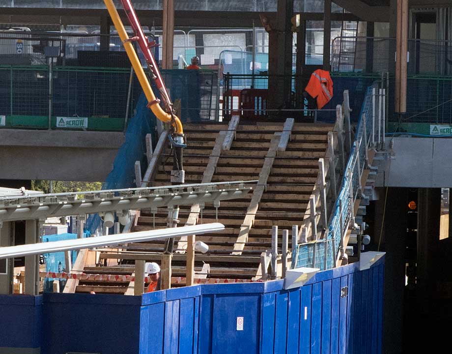 Photographed on 9th April 2017 @ 10:32
This is picture number 27 of 99 Crossrail