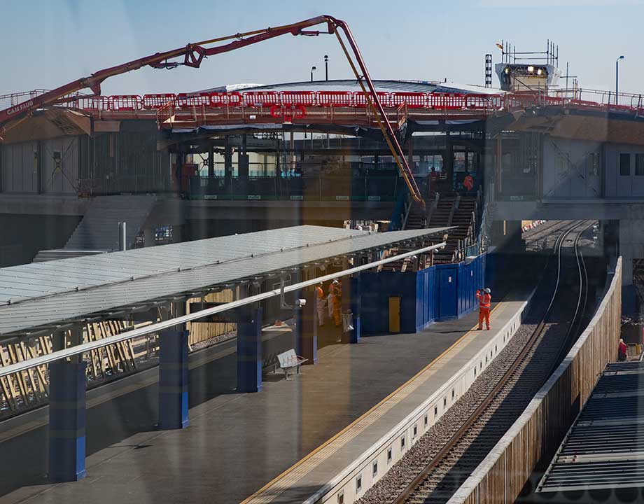 Photographed on 9th April 2017 @ 10:33
This is picture number 28 of 99 Crossrail