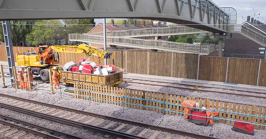 Photographed on 10th April 2017 @ 13:12
This is picture number 36 of 99 Crossrail