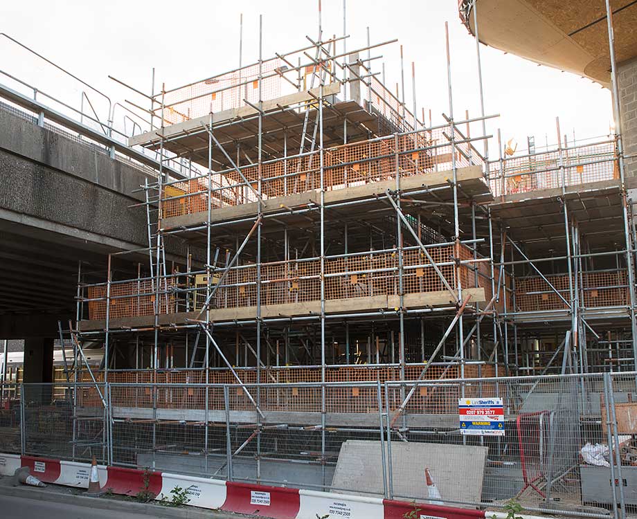 Photographed on 14th April 2017 @ 07:31
This is picture number 60 of 99 Crossrail