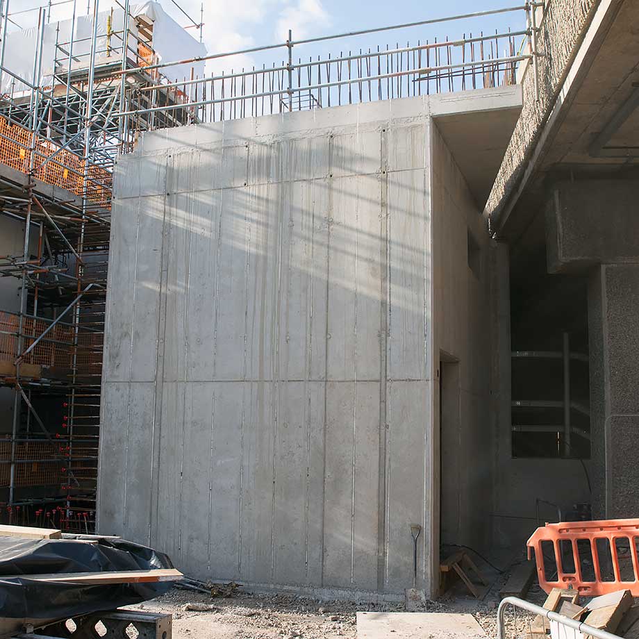 Photographed on 15th April 2017 @ 17:31
This is picture number 69 of 99 Crossrail